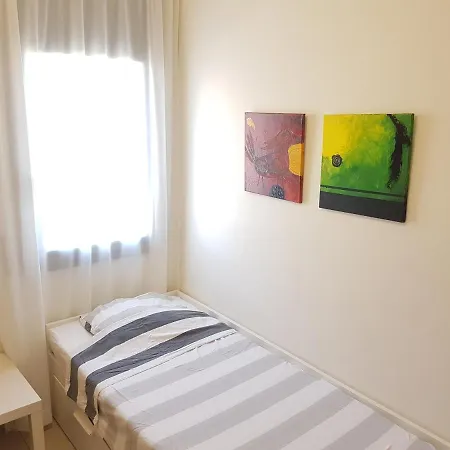 Beautiful 75m2 With View At The Beach, Pool, Parking Appartement