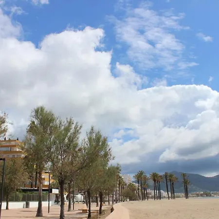 Beautiful 75m2 With View At The Beach, Pool, Parking Appartement *