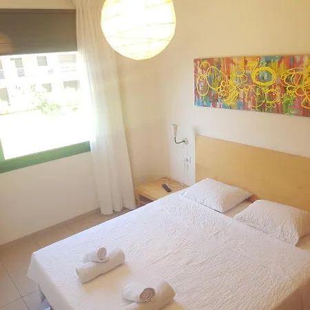 Beautiful 75m2 With View At The Beach, Pool, Parking Appartement Roses